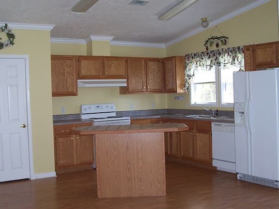 5th image of 195 Gwendolyn Dr