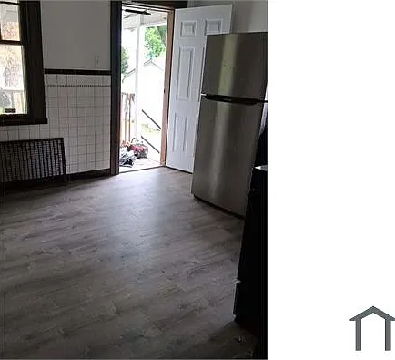 2409 McLaran Ave — Photo 3