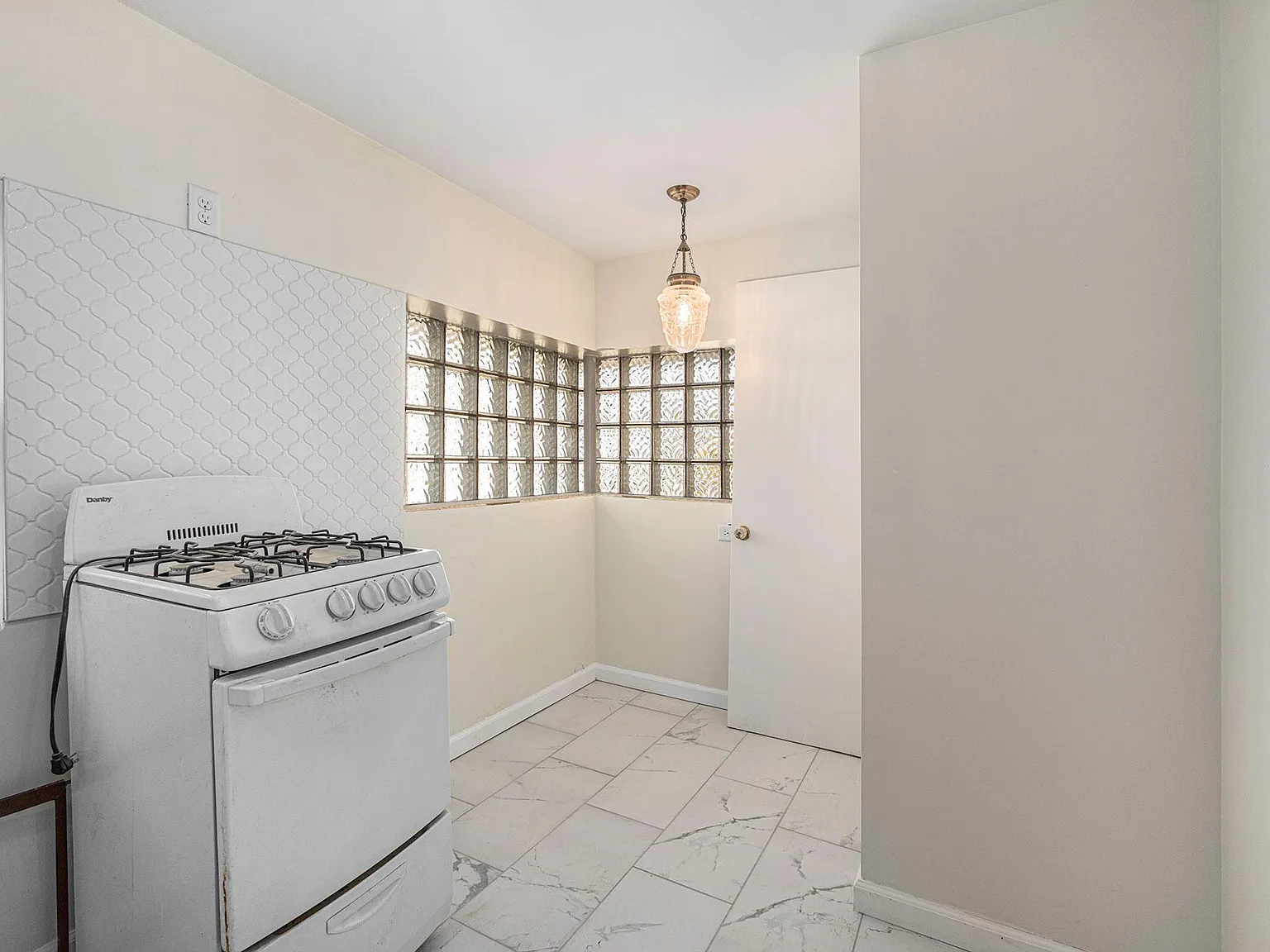 1 bed, $1,315 — Photo 4