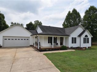 3466 Leaning Pine Dr, Lincolnton, NC 28092