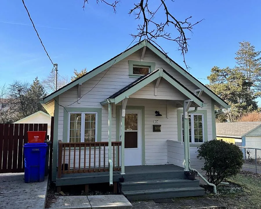 37 NE 108th Ave