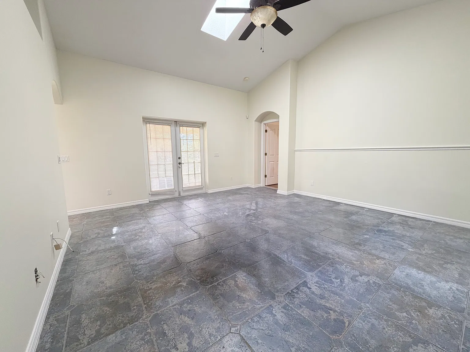 3 bed, 1330 sqft, $1,750 — Photo 3