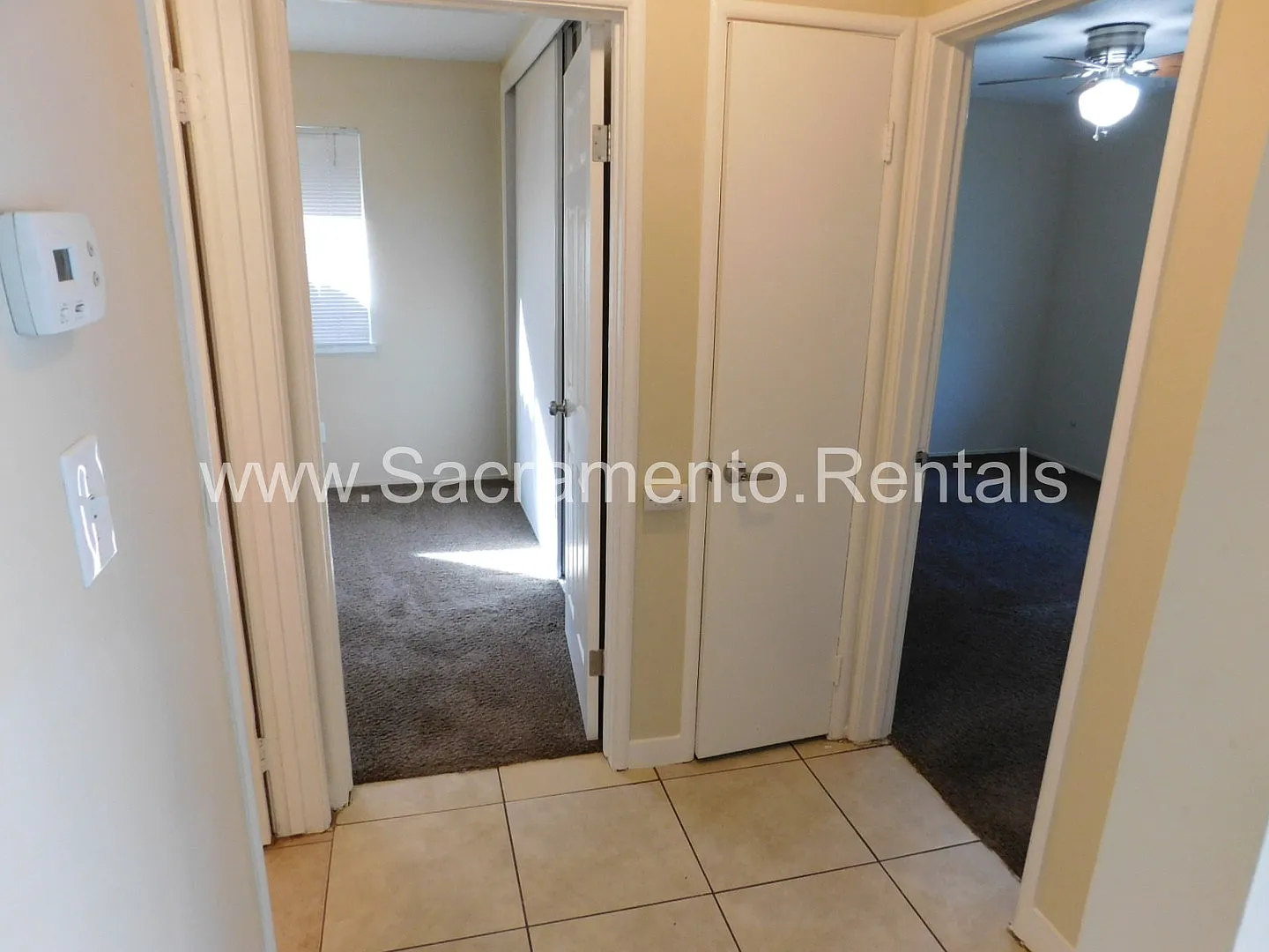 Updated 2bd/1ba Lincoln Village Duplex with Garage — Photo 4