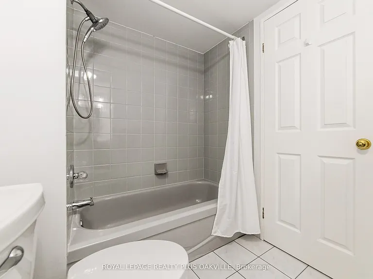100 Bronte Rd #404 — Photo 8