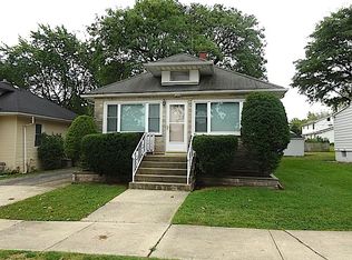 325 Chaney Ave, Crest Hill, IL 60403
