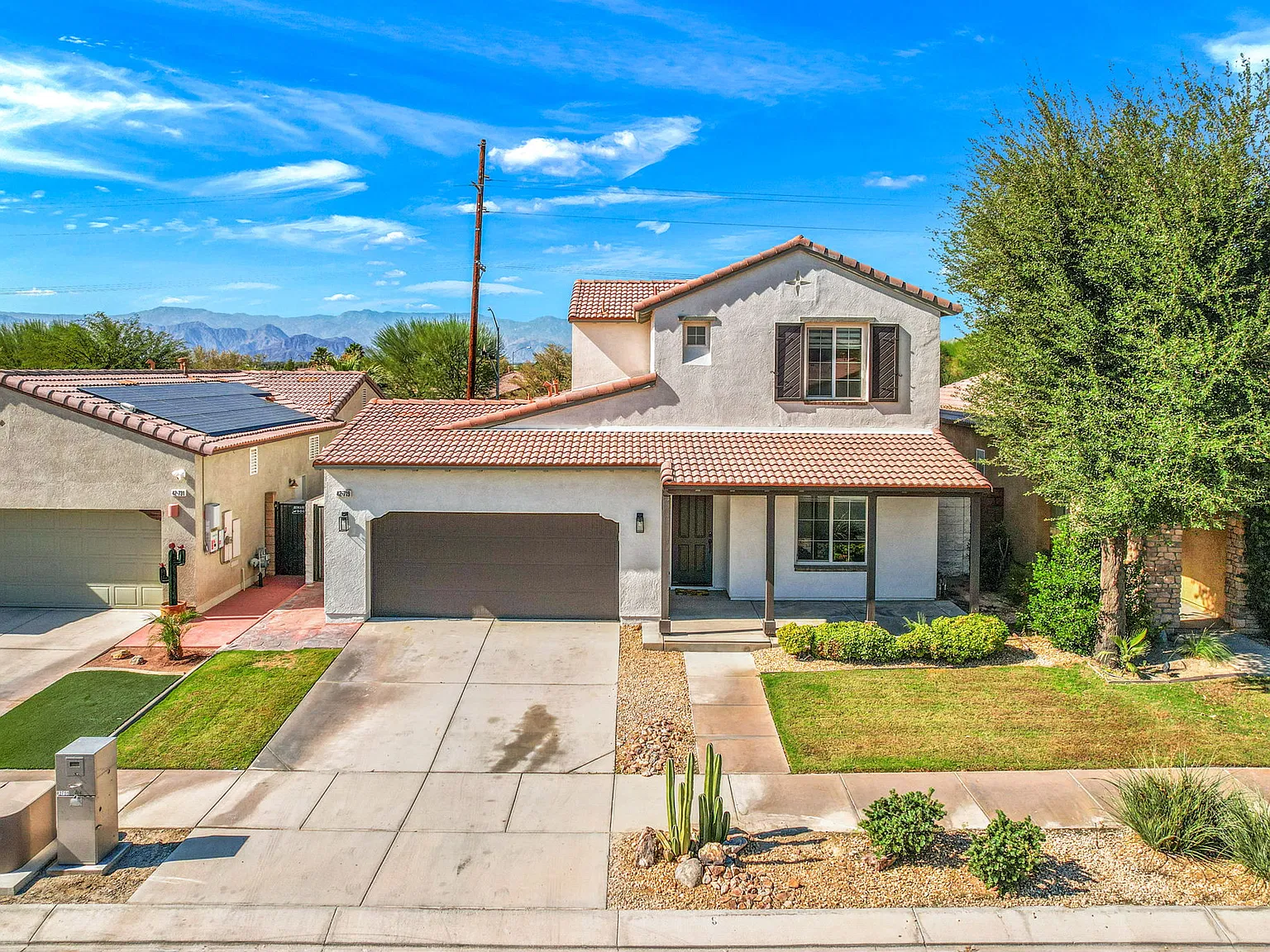 4 bed, 2338 sqft, $4,000 — Photo 2
