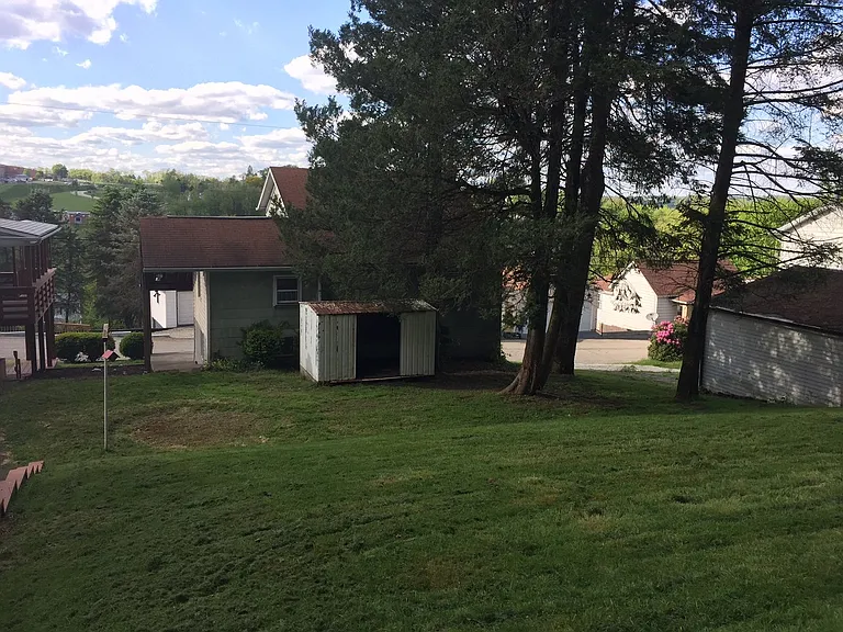 10404 Lilac St — Photo 3