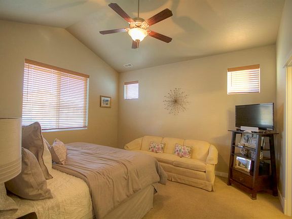 5th image of 133 Pond Lily Dr