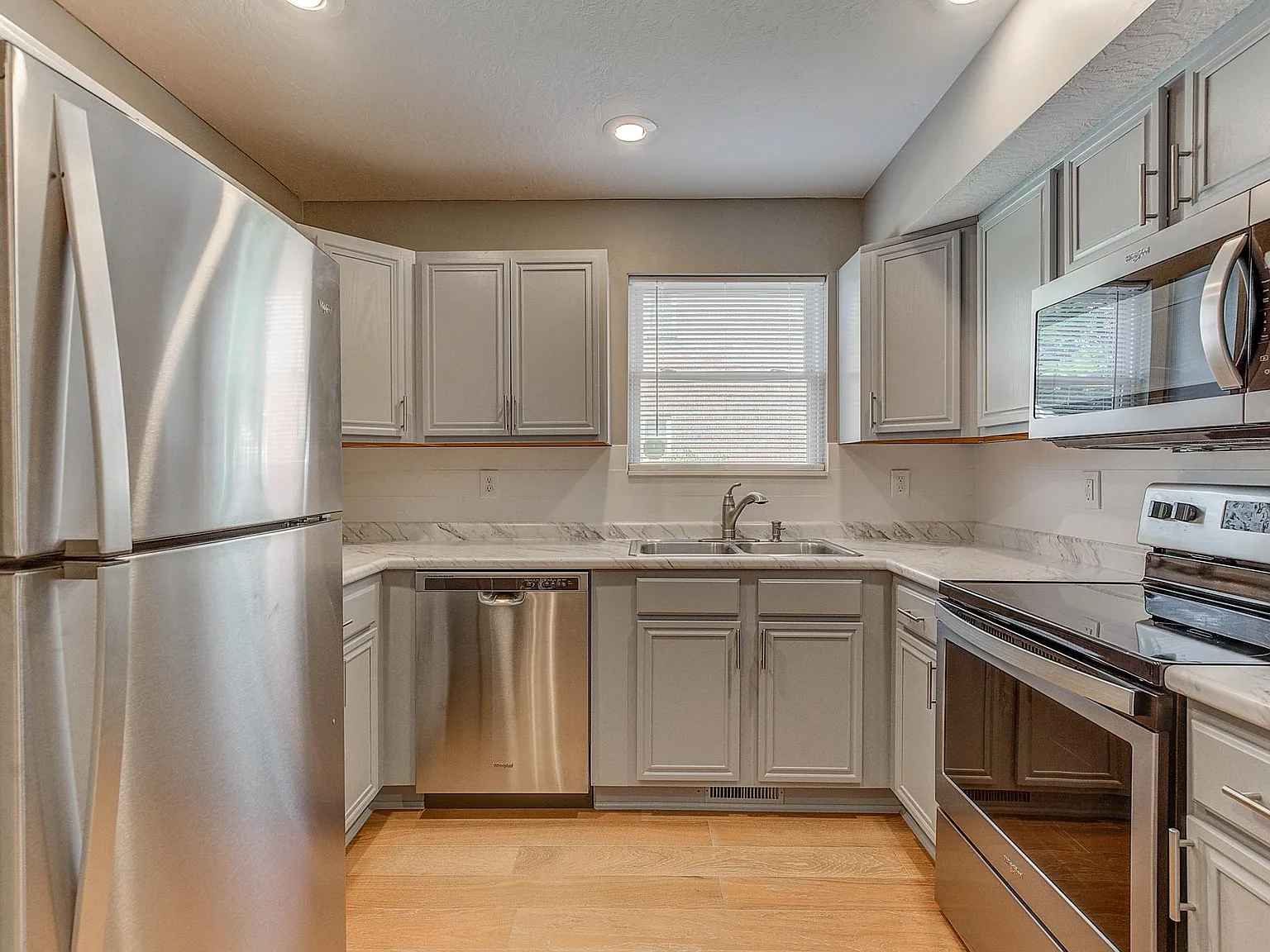 5 W Chestnut St — Photo 3