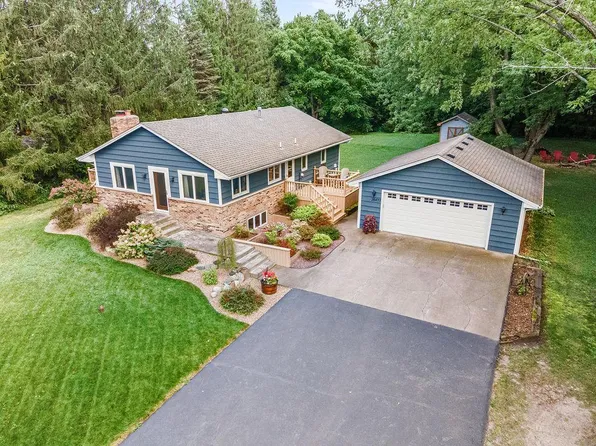 28477 Jocelyn Ave, Chisago City, MN 55013