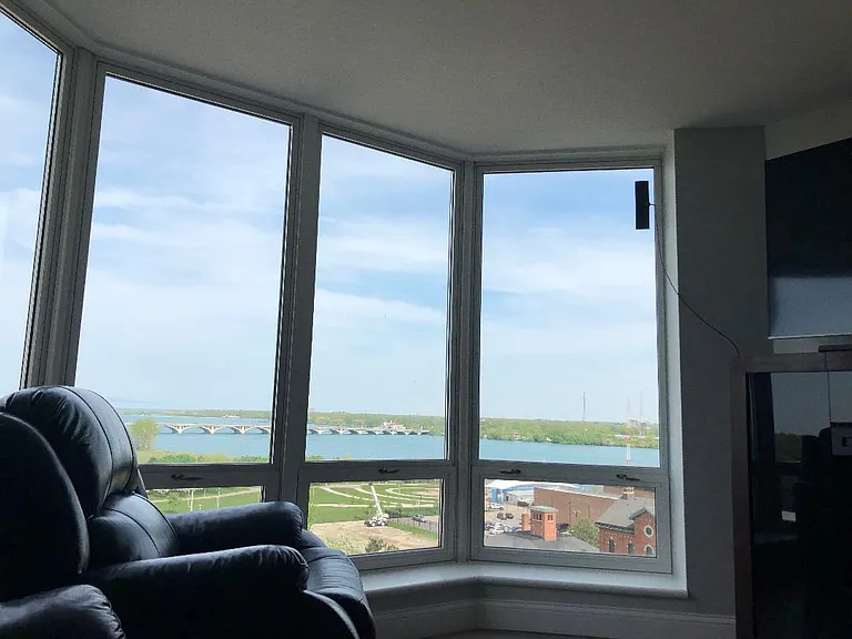 250 E Harbortown Dr — Photo 14