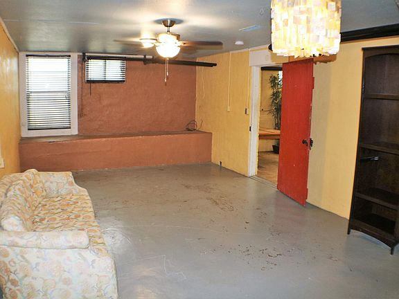3rd image of 415 N Van Buren St #3