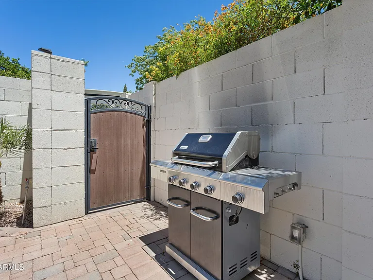 6942 E Exeter Blvd — Photo 53