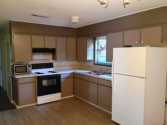 4th image of 205 Trailwood Dr