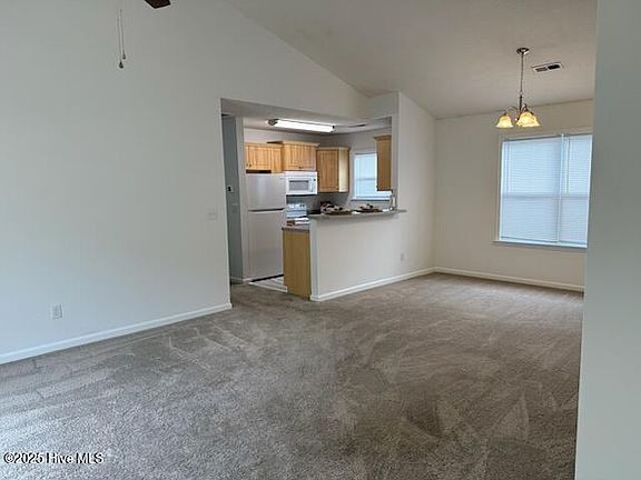 5th image of 1105 Loman Ln
