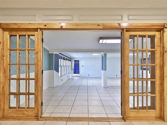 5th image of 3025 Heritage Cir