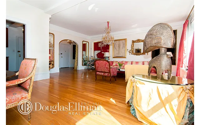 Rented by Douglas Elliman | media 13
