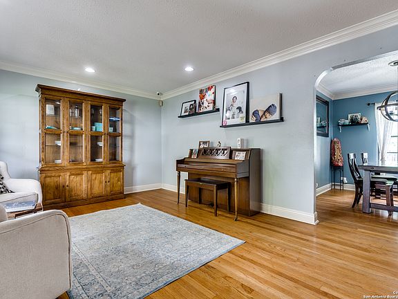 5th image of 4703 CAMBRAY DR