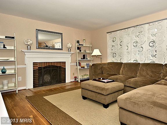 2nd image of 5443 Broadmoor St
