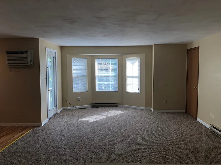 469 Glendale Dr — Photo 4