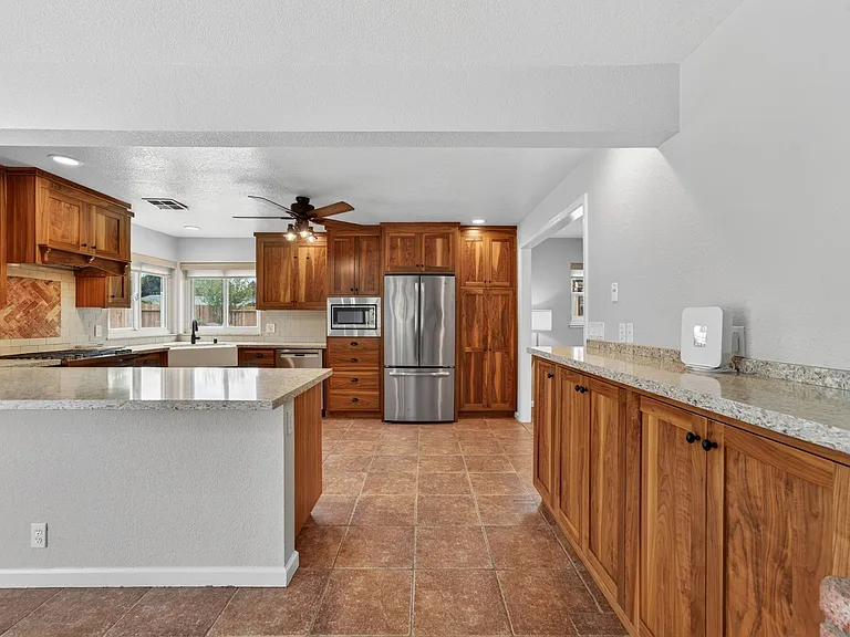 420 Colusa Pl — Photo 13