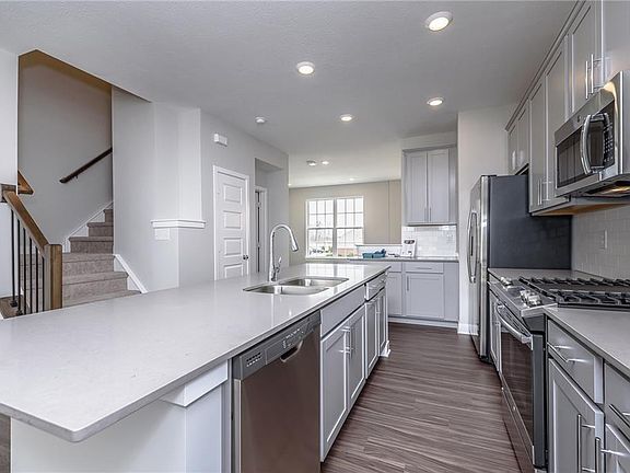 5th image of 3511 Buckner Dr