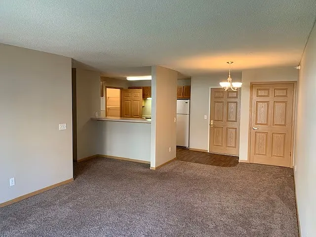 Crown Apartments — Photo 20