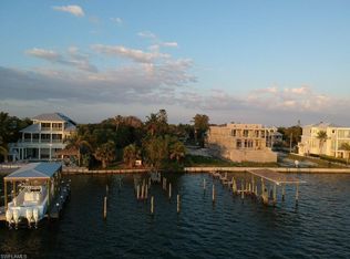 841 San Carlos Dr, Fort Myers Beach, FL 33931