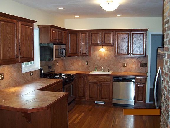 2nd image of 2492 W 10th St