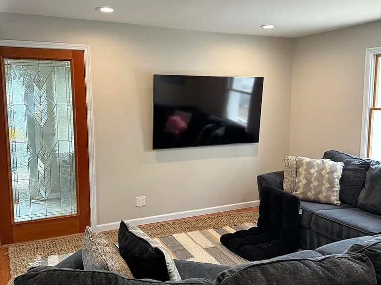 107 Bond Ave — Photo 9