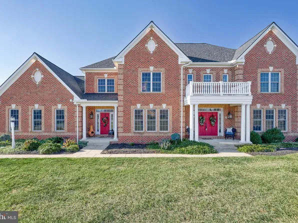2 Camelot Ln, Wrightsville, PA 17368