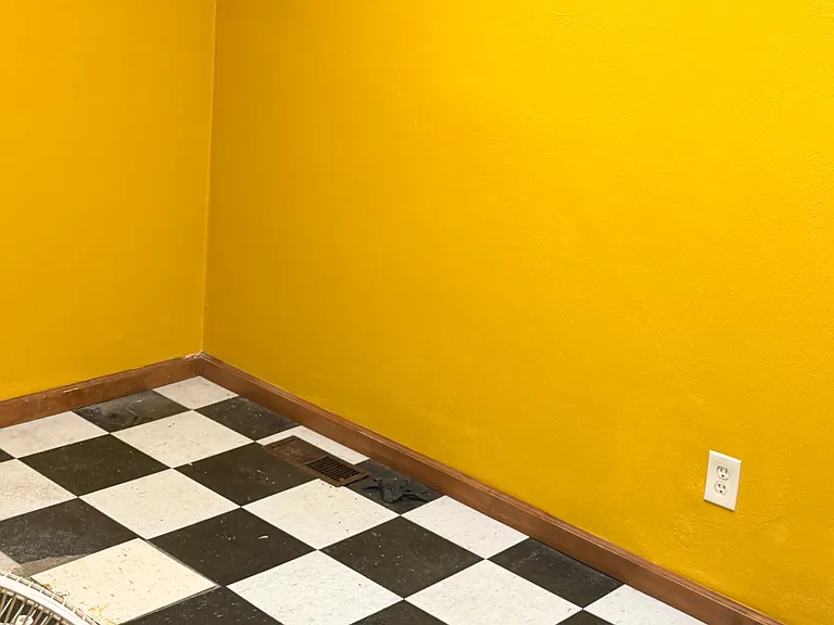2101 N Broadway St — Photo 2