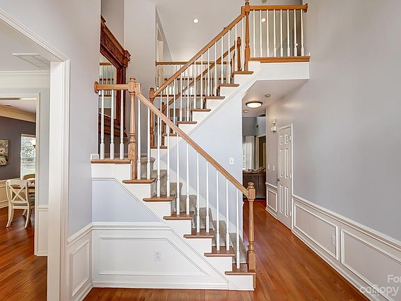 2nd image of 119 Greenhill Ln