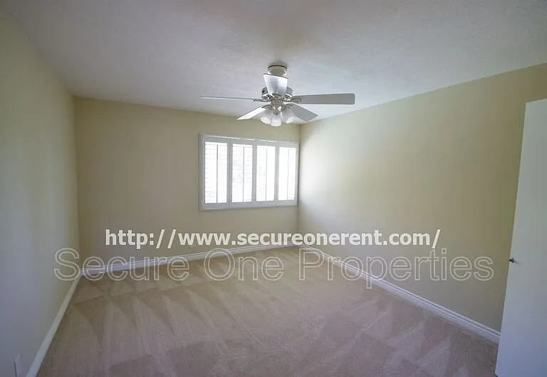 5827 Fairhaven Ave — Photo 32