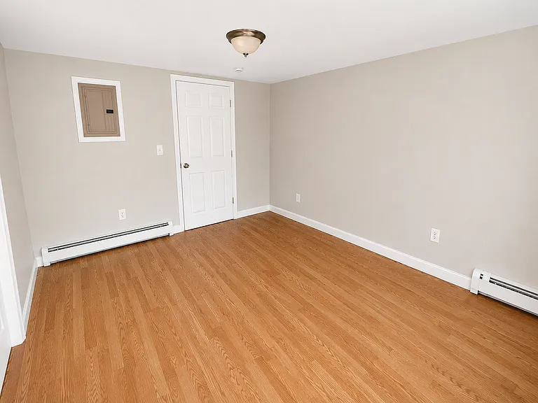 35 Grace St #3 — Photo 10