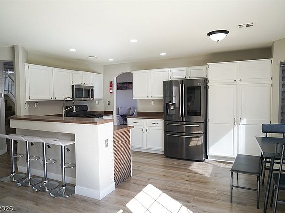 4th image of 2305 Hedgewood Dr