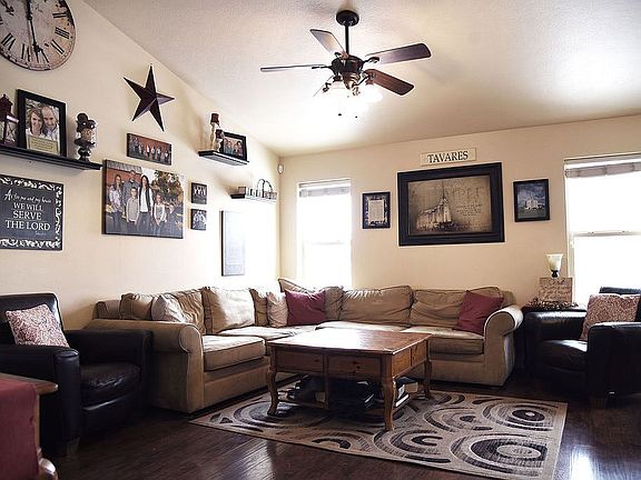 5th image of 374 Oaktrail Dr