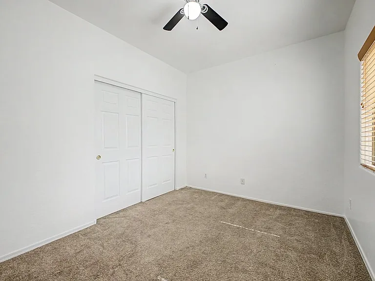 2050 N Arbor Ln — Photo 31