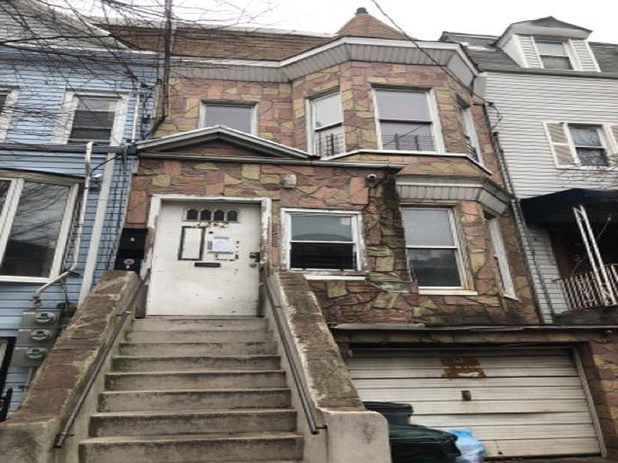 1st image of 1367 Clay Ave