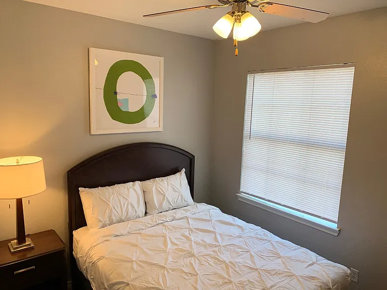 Port Royal Apartment Homes — Photo 9