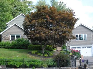 1001 Woodcircle Dr, Wynnewood, PA 19096
