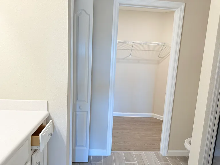 1604 Mathews Manor Dr — Photo 20
