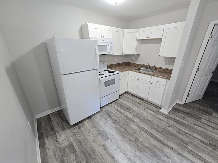 852 Little Bay Ave #1 — Photo 3