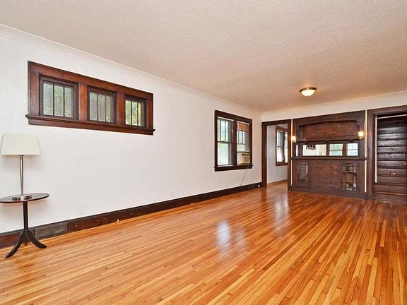 5th image of 1377 Payne Ave
