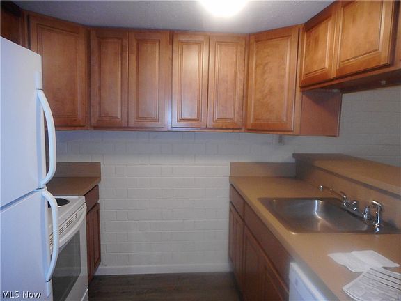 4th image of 38430 N Lane Rd #B-209
