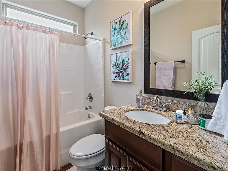 411 Ash St — Photo 16
