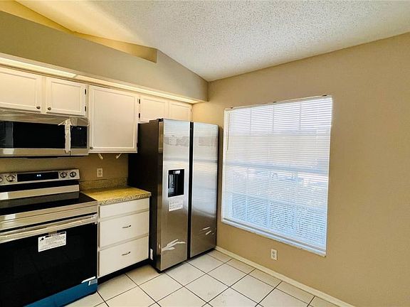 3rd image of 14772 Laguna Beach Cir