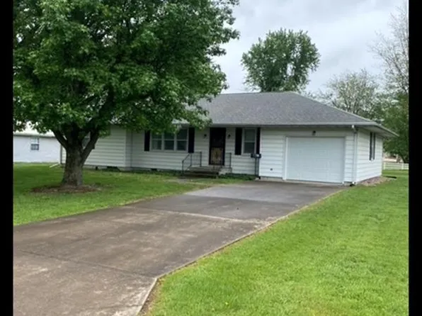 607 E Walnut St, Shelbina, MO 63468