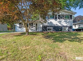 28 Bel Aire Dr, Springfield, IL 62703