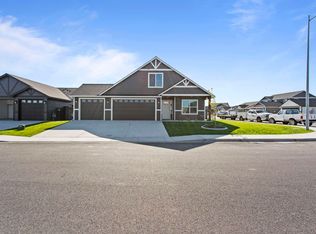 6710 Springer Ln, Pasco, WA 99301